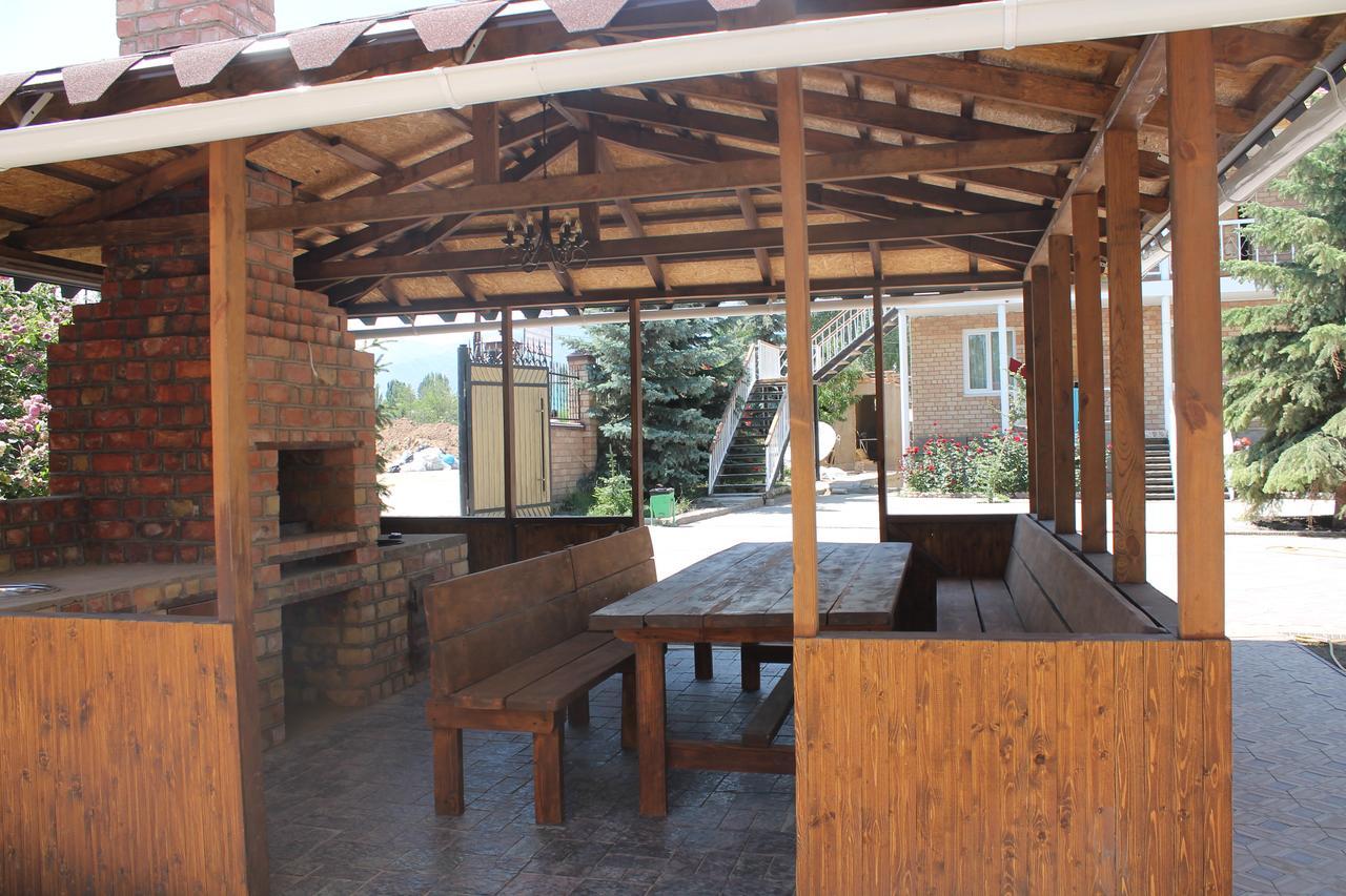 Адилет Cholpon-Ata Exterior foto